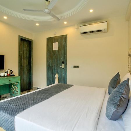 Goa Courtyard By The Porto Arpora Hotel Baga Exterior photo