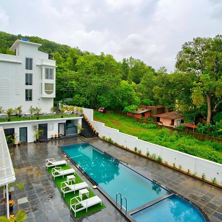 Goa Courtyard By The Porto Arpora Hotel Baga Exterior photo