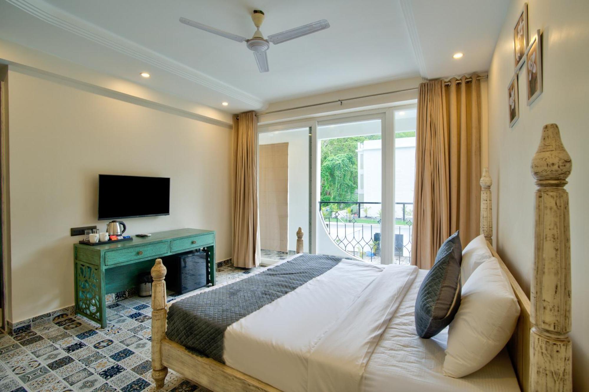 Goa Courtyard By The Porto Arpora Hotel Baga Exterior photo