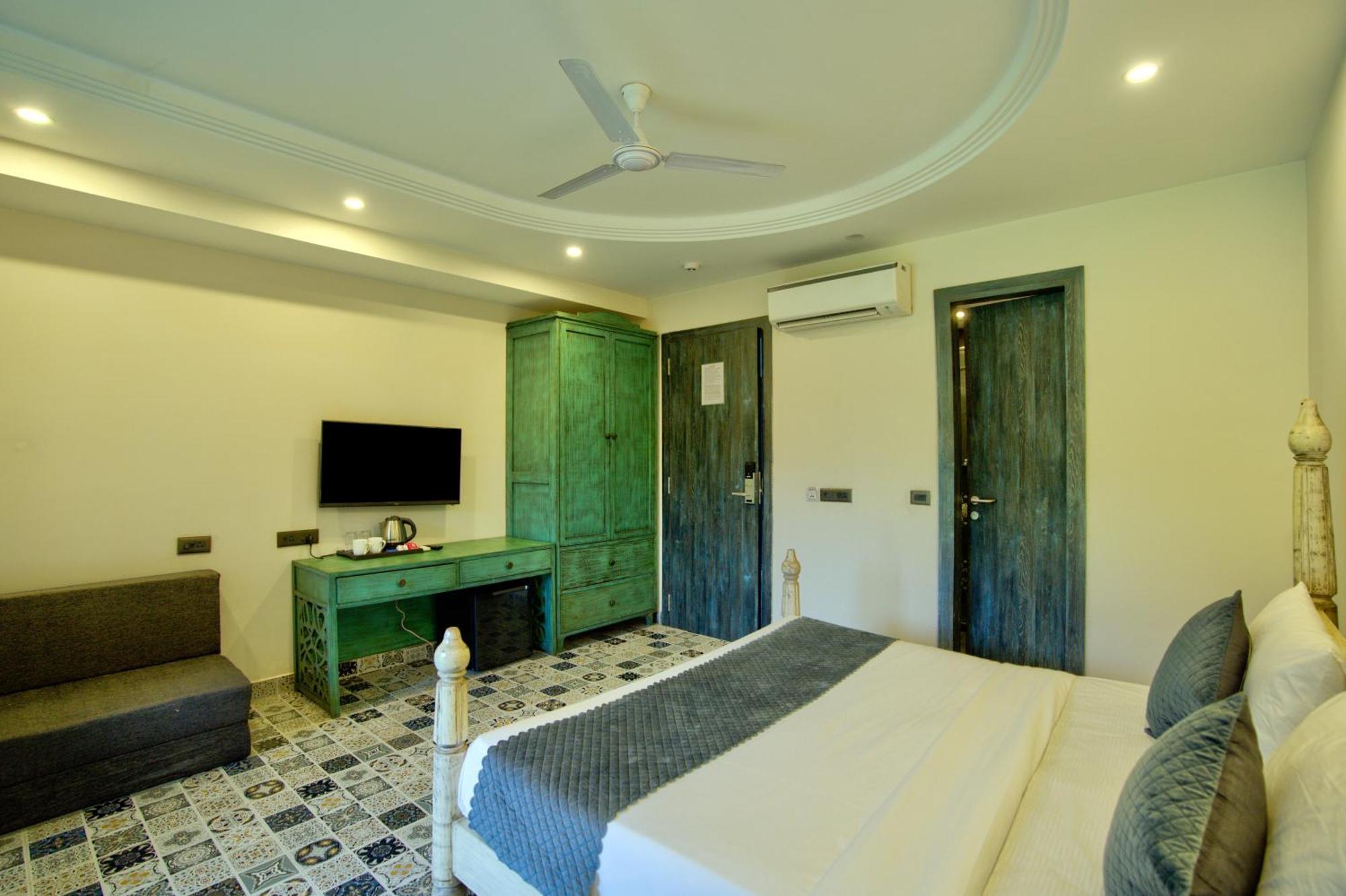 Goa Courtyard By The Porto Arpora Hotel Baga Exterior photo