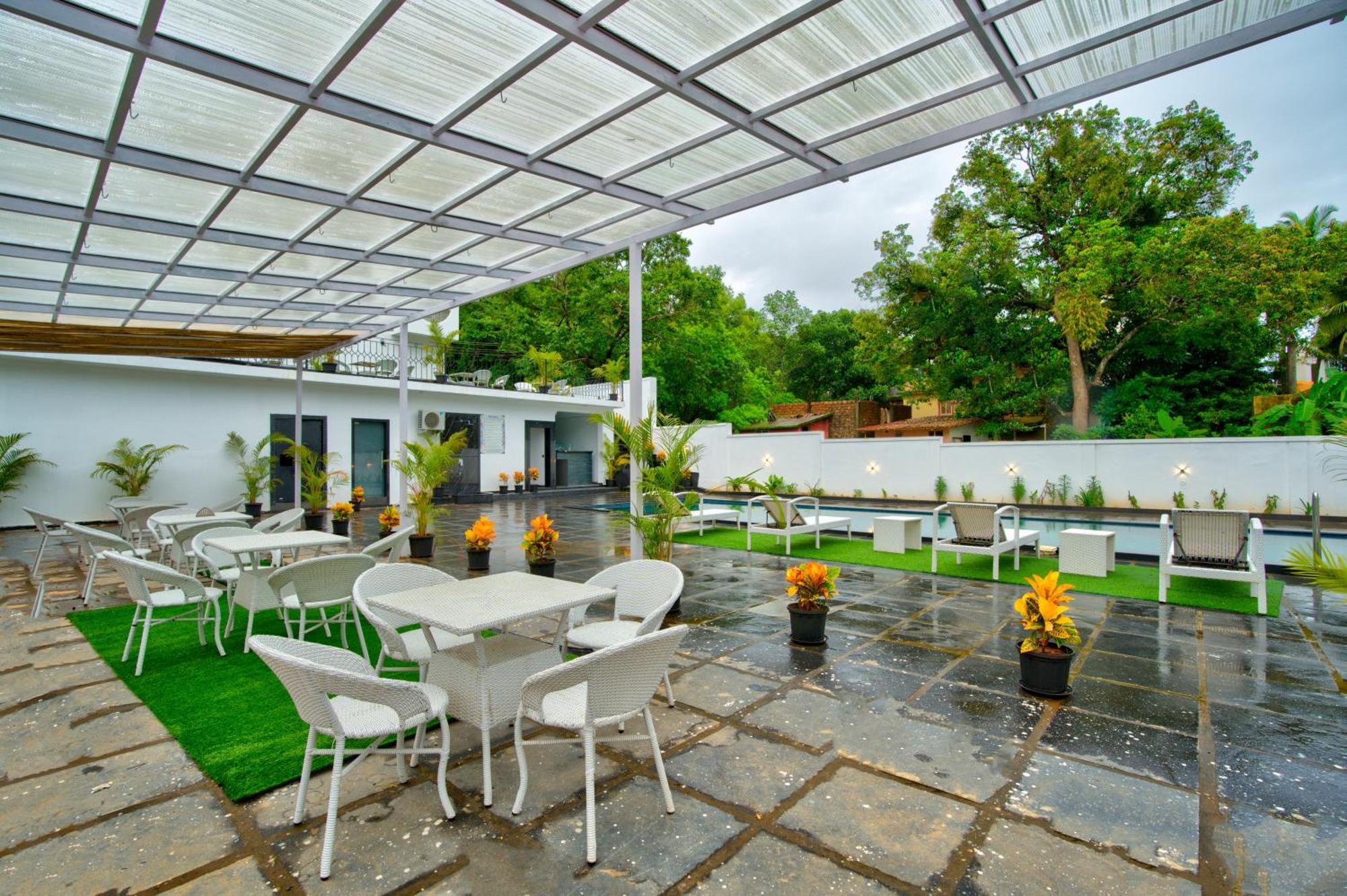Goa Courtyard By The Porto Arpora Hotel Baga Exterior photo
