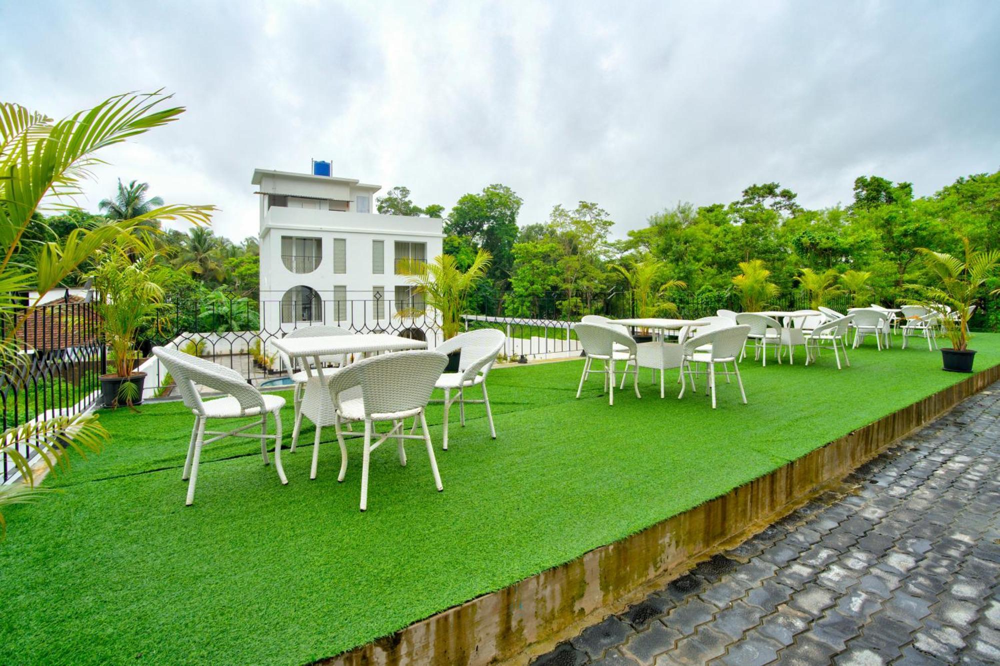 Goa Courtyard By The Porto Arpora Hotel Baga Exterior photo