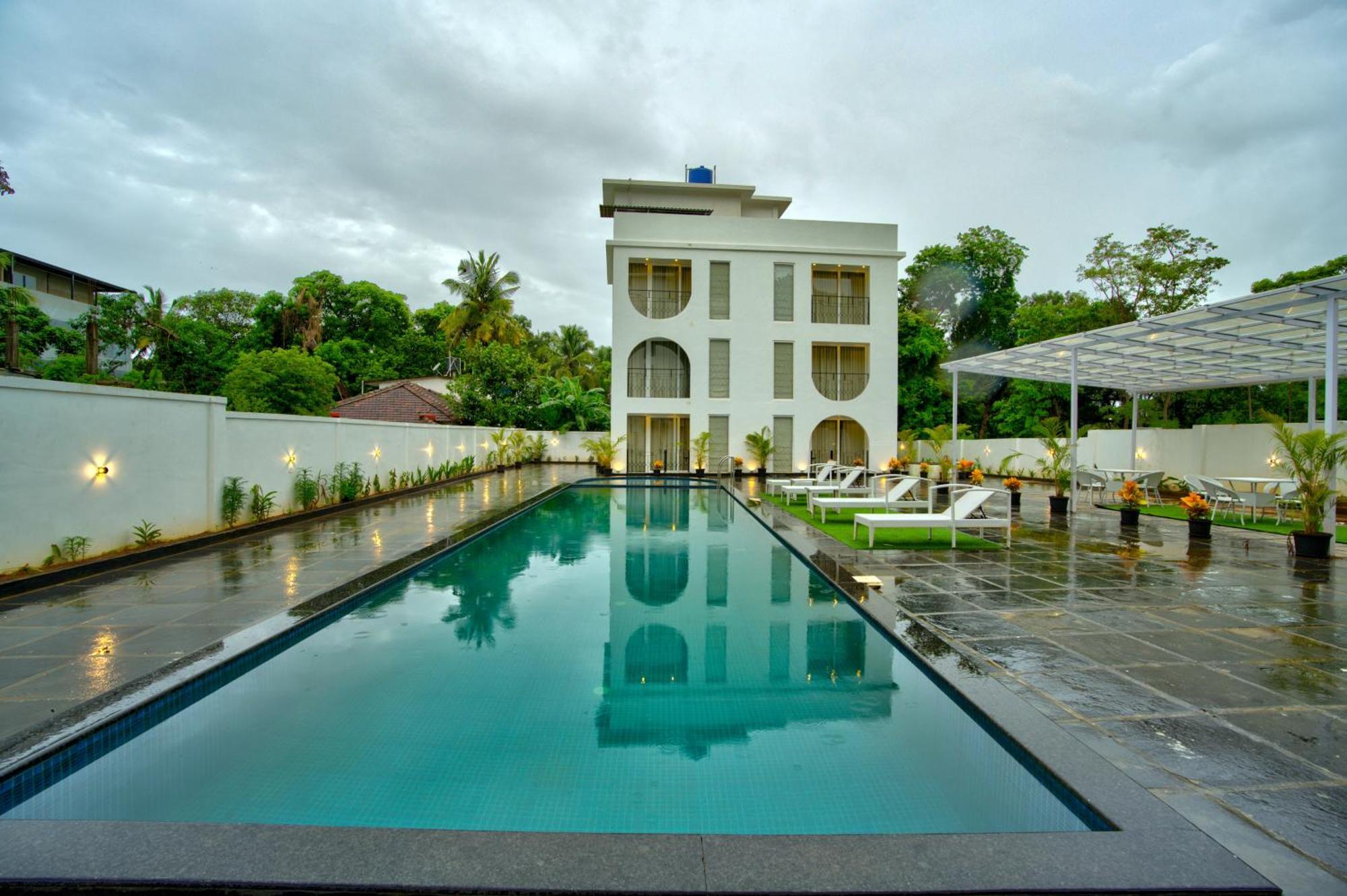 Goa Courtyard By The Porto Arpora Hotel Baga Exterior photo