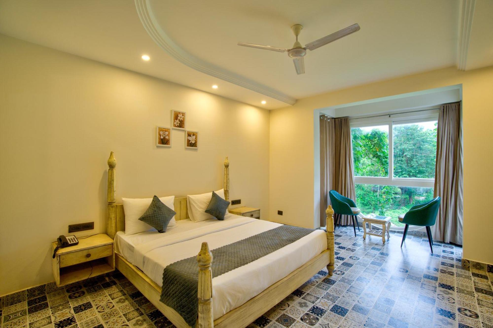 Goa Courtyard By The Porto Arpora Hotel Baga Exterior photo